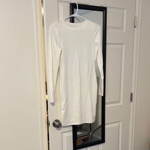 Elegant White Long Sleeve Dress